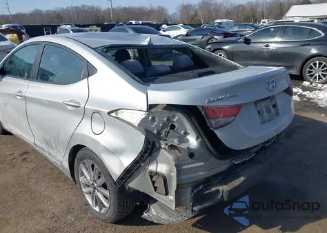 2016 Hyundai Elantra Se z USA, uszkodzony, nr VIN 5NPDH4AE4GH659630